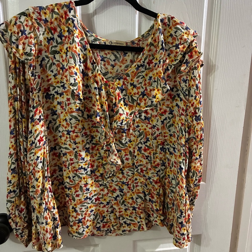 Democracy Women’s 1X Floral Blouse